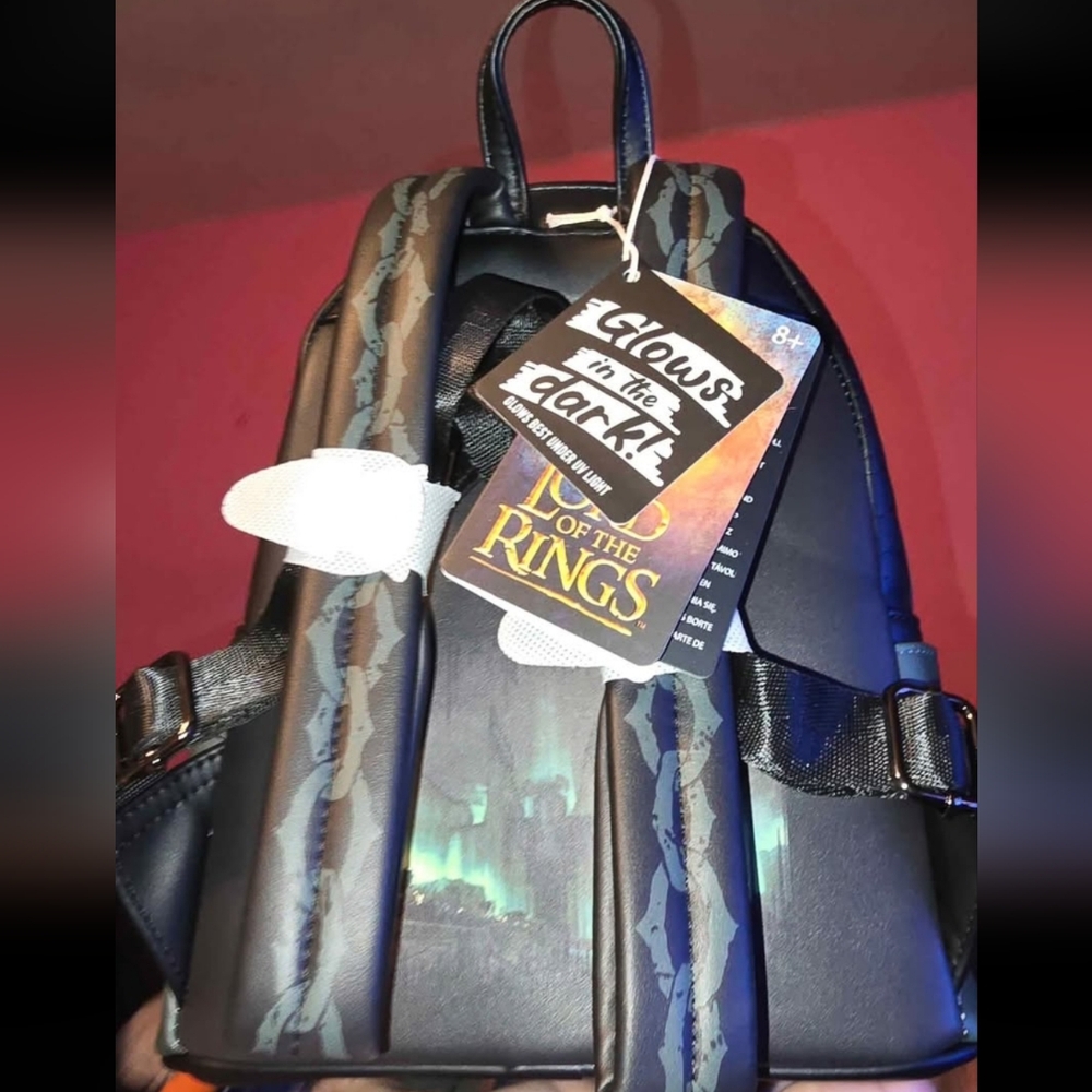 New! Loungefly The Lord of the Rings The Witch King Nazgul GID Mini Backpack - Picture 3 of 8